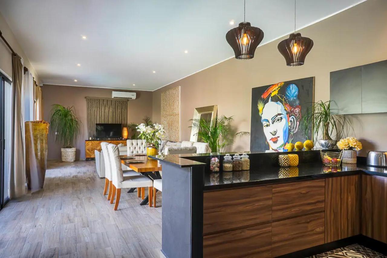 툴룸 Casa Lou, Large House And Pool, Beach Club Access 빌라 외부 사진